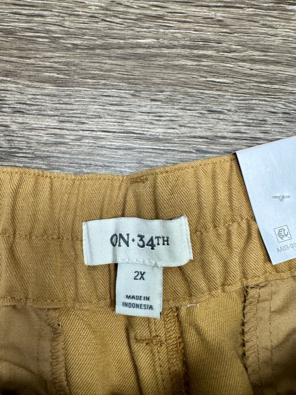NWT ON 34th Barrel Pants 2X Plus Mustard Pleated Mid Rise Ankle - Picture 3 of 4